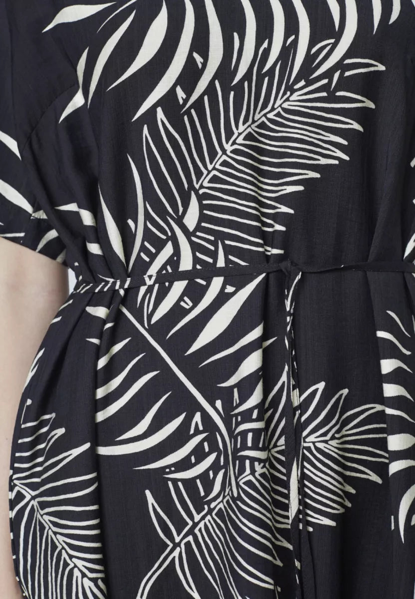 SISTERS POINT Emsa Dress - Black Leaf
