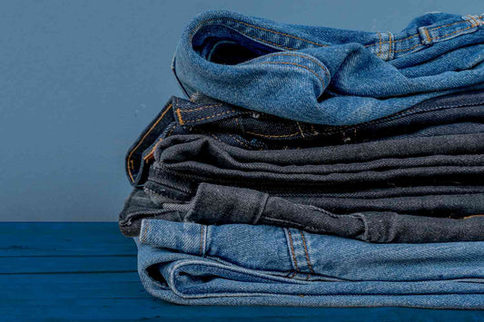 “Denim & Jeans: De onmisbare essentials voor elke garderobe”