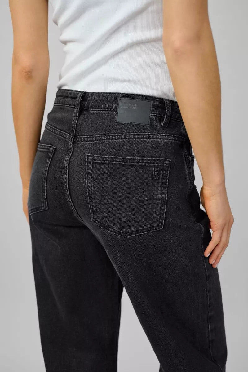 MY ESSENTIAL WARDROBE The Louis High Wide - Black Washed
