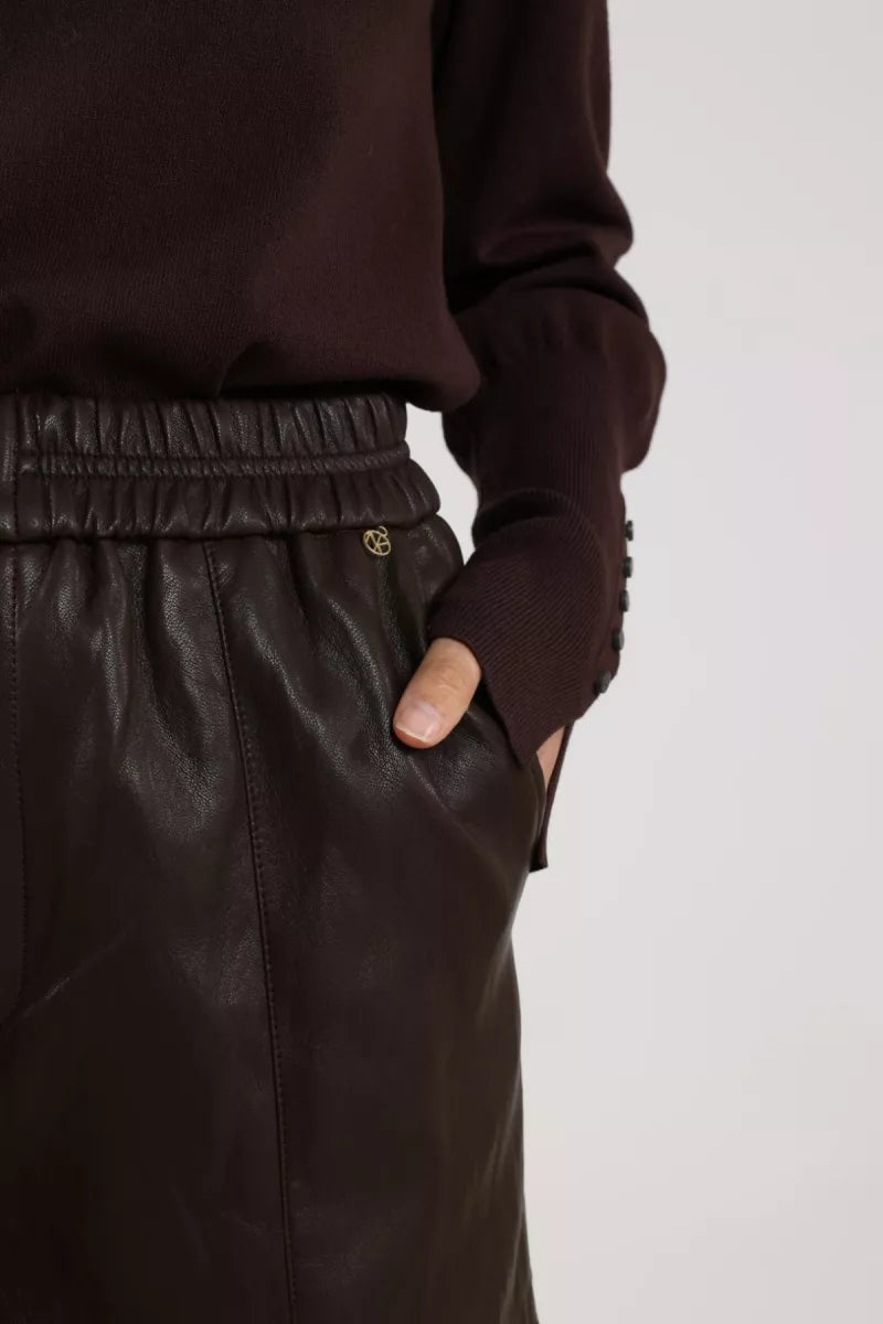 NUKUS Esmee Short - Dark Chocolate