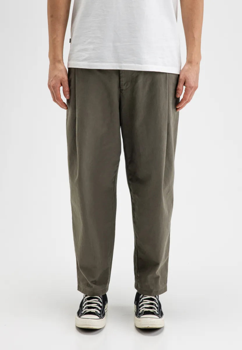 BUTCHER OF BLUE Naval Loose Chino