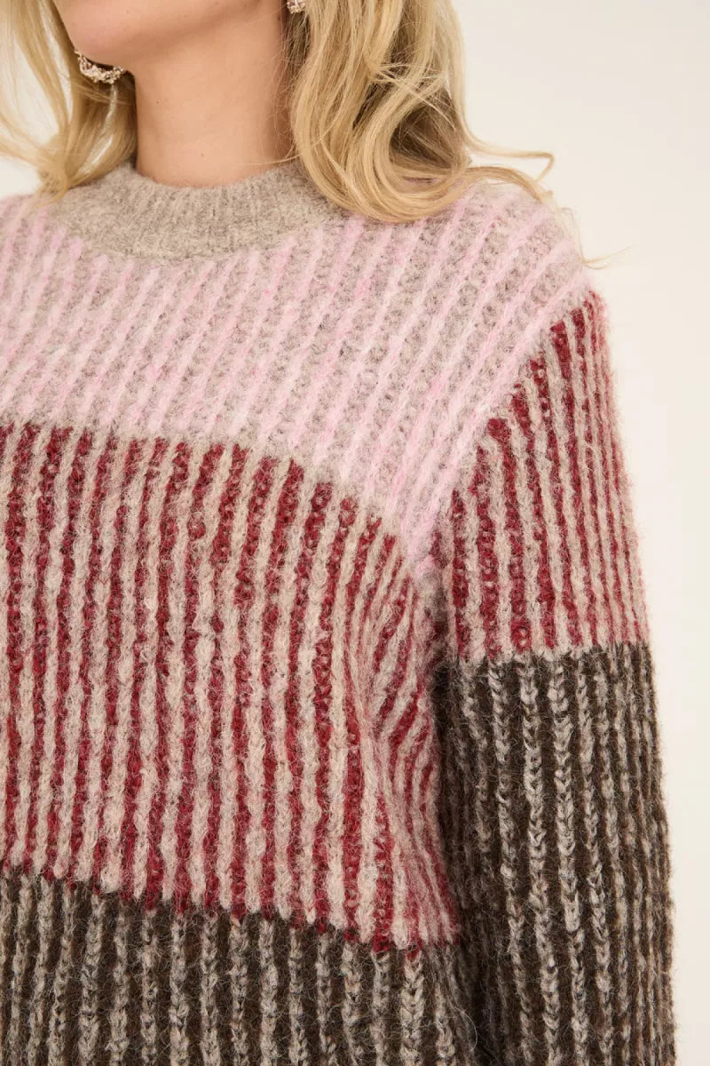 A VIEUW Aliana Knit Pullover - Rose/Red
