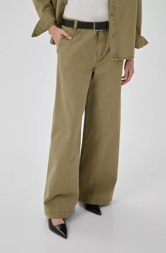 MY ESSENTIAL WARDROBE Lisva Mid X-Wide