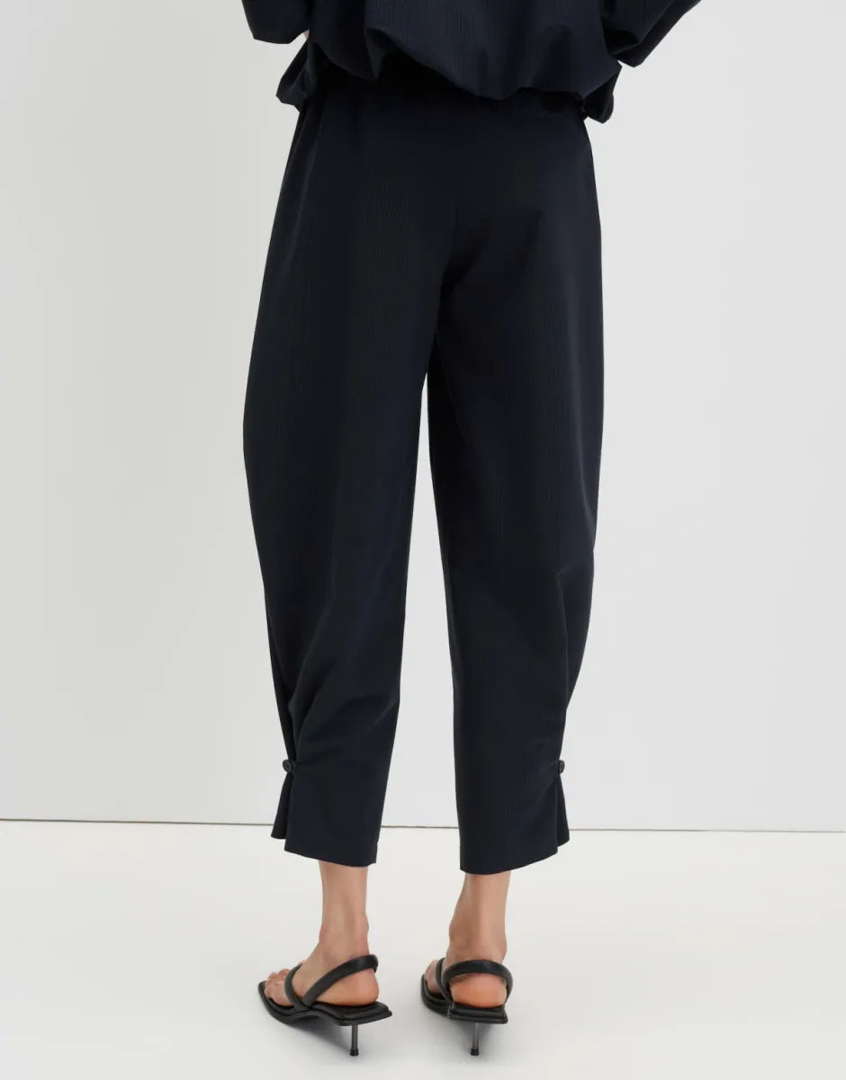 SOMEDAY Charlie Curved Pinstripe Barrel Pants