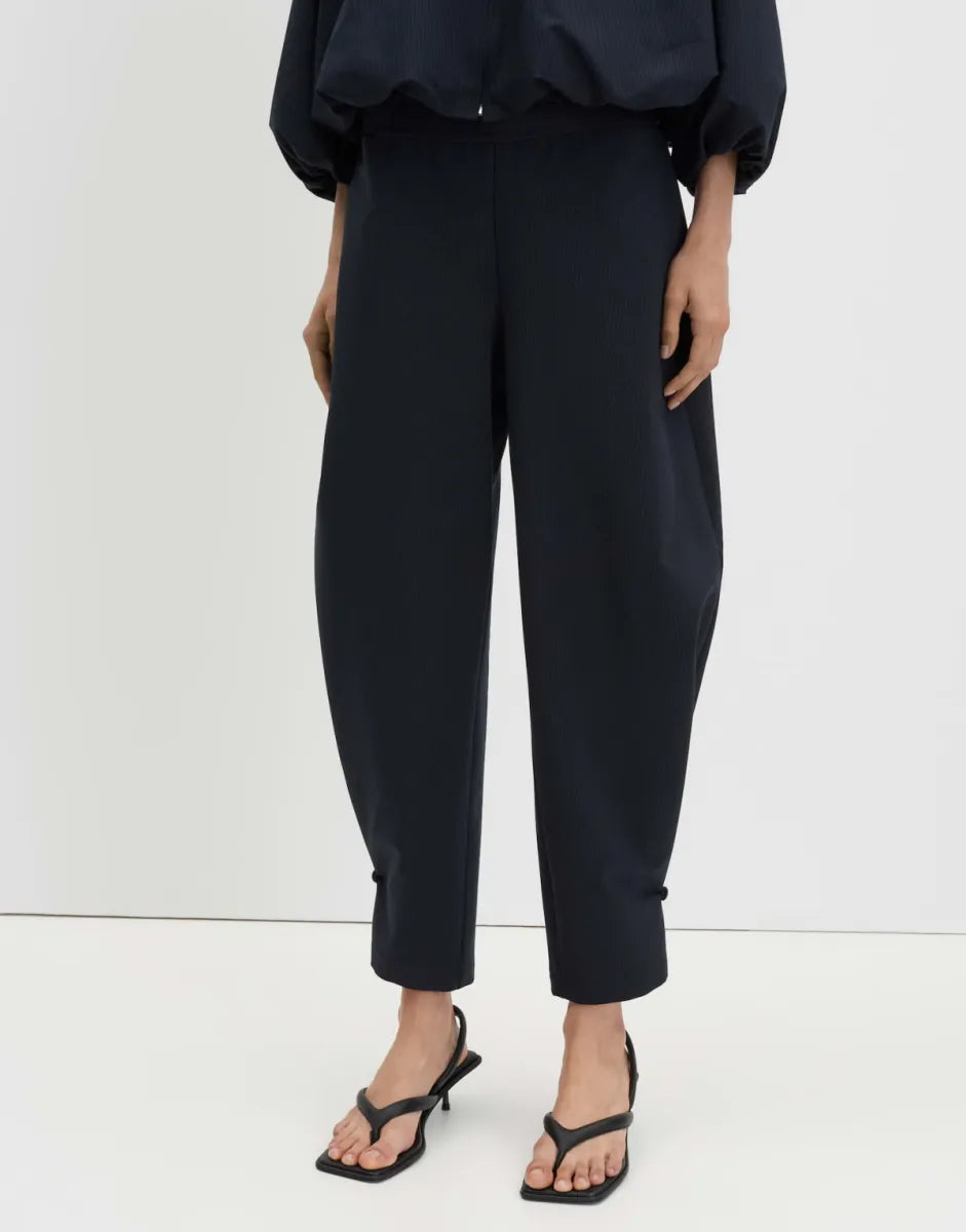 SOMEDAY Charlie Curved Pinstripe Barrel Pants