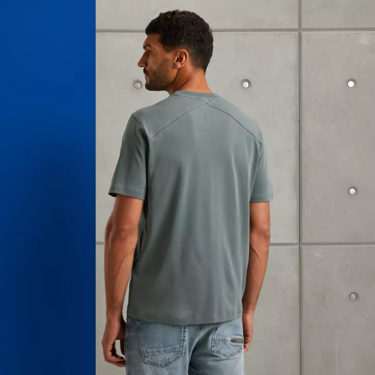 CAST IRON Short sleeve r-neck regular fit in - GRIJS