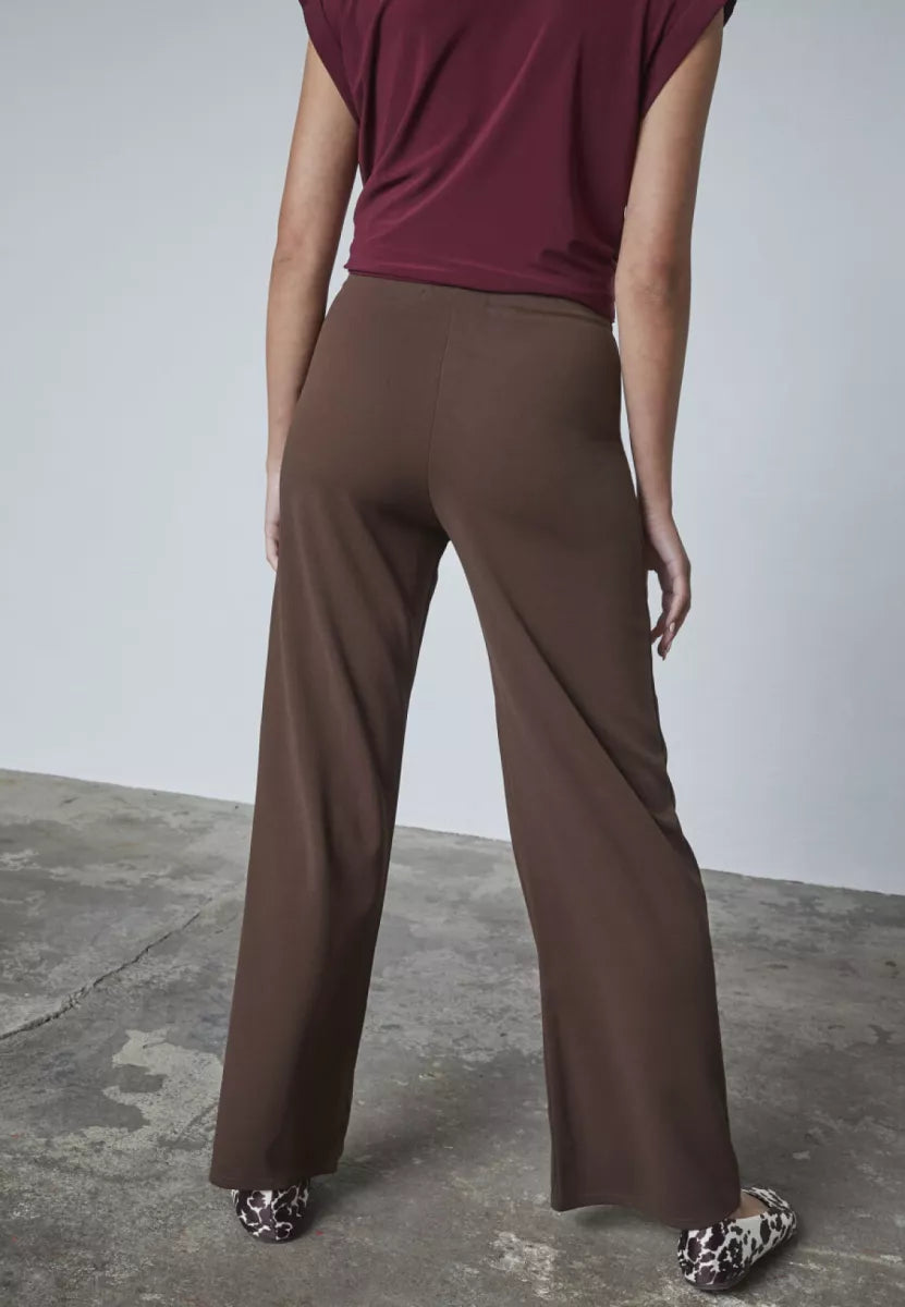 SISTERS POINT Glut Pants - D. Chocolate
