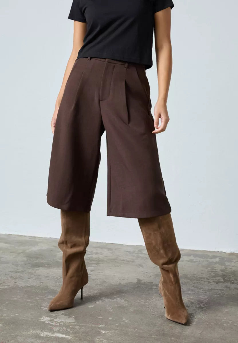 SISTERS POINT Great-L Culotte Shorts