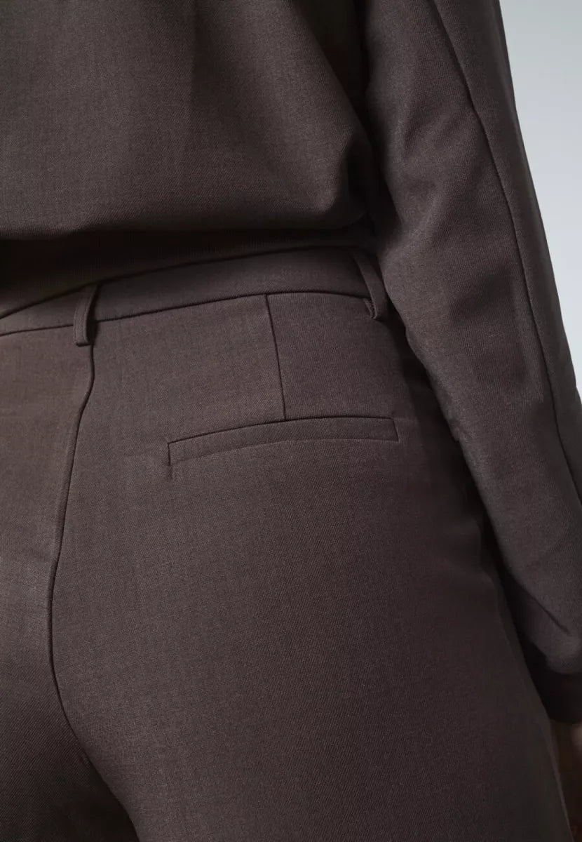 SISTERS POINT Great Pants - Dark Chocolade
