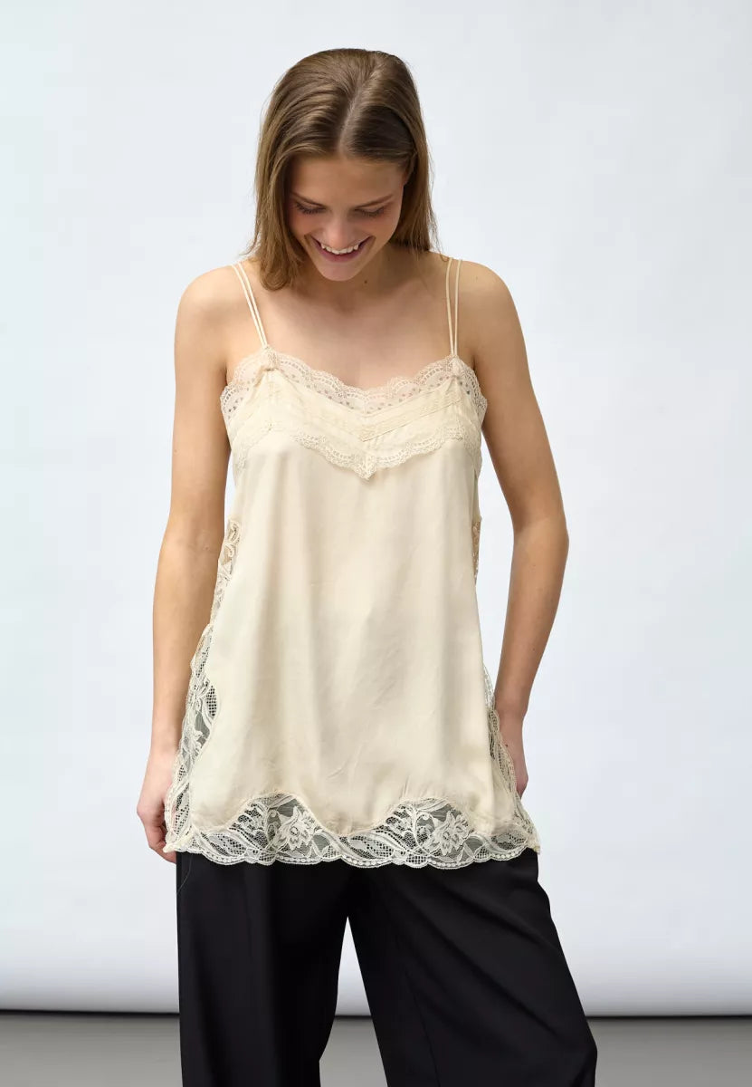 SISTERS POINT Isolde Top